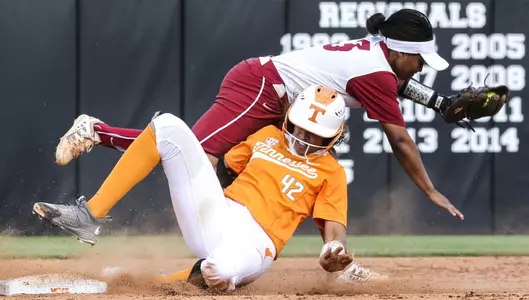OU Shuts Out Lady Vols in Knoxville, 9-0
