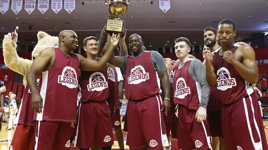 Griffin?s Crimson Team Beats Hield?s Cream Squad