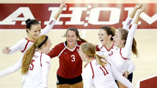 Volleyball Off to LA for Pac-12 Challenge