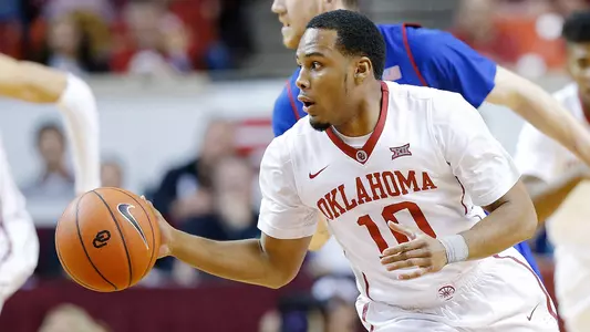 No. 2 Kansas Outlasts OU, 81-70