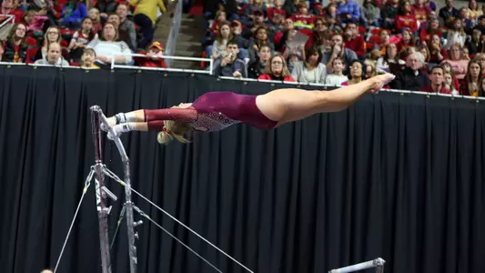 Sooners Steady in Victory at Iowa State