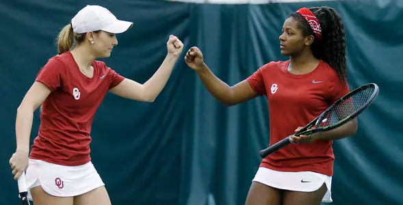 Sooners Face Arkansas in First Road Match