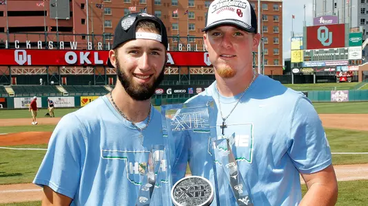 Gray, Overton to Return as Preseason Honorees