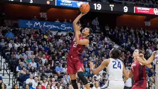 Sooners Fight to the End Against No. 1 UConn