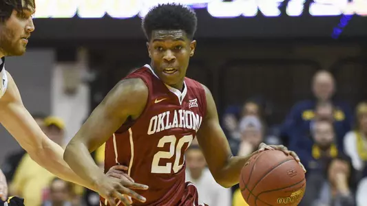 Sooners Edged by Top-Ranked Kansas in Lawrence