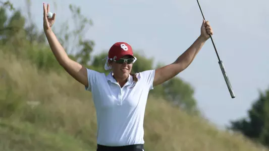 Sooners Lead After Back Nine Comeback