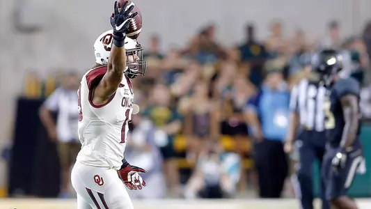 Sooners Keep Streaks Intact