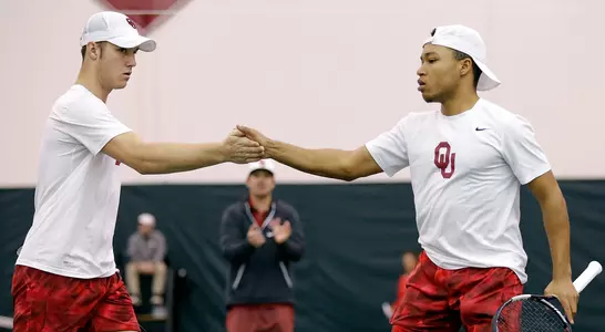 Sooners Sweep Doubleheader To Stay Undefeated