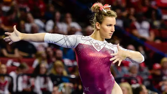 Nichols, Webb Earn Big 12 Weekly Honors