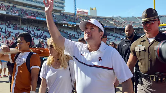 Stoops Reflects on Red River Showdown