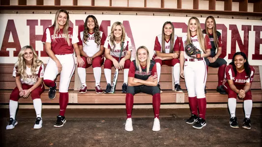 Softball Inks Eight for 2019-20