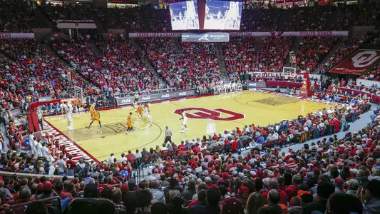 Holiday Hoops at the LNC