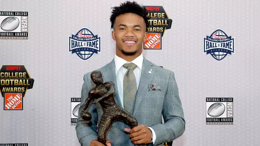 Murray Wins Davey O'Brien Award