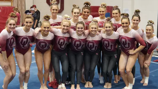 Sooners Show off 2019 Routines in Intrasquad