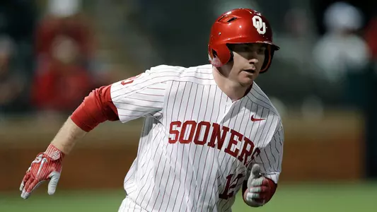 Long Ball Helps Sooners to Win at Kansas