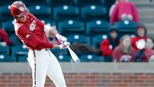 Baseball Defeats Dallas Baptist, 4-2