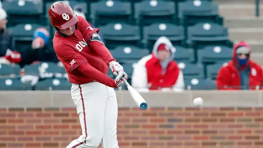 Baseball Sweeps Doubleheader over Columbia