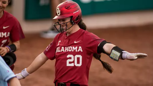 Clifton, Juarez Earn Big 12 Weekly Accolades