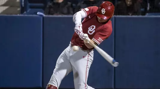 Baseball Defeats No. 17 Baylor, 7-5