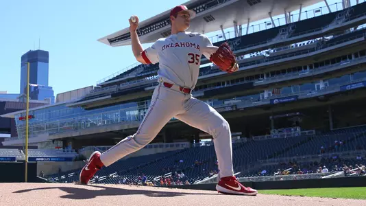 Baseball Closes Road Swing at Kansas State