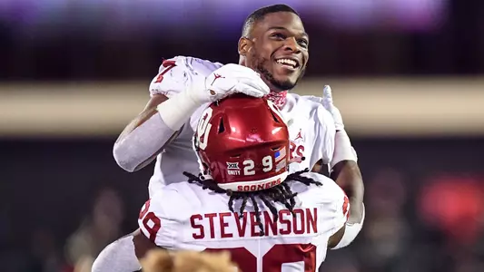 Rhamondre Stevenson & Ronnie Perkins