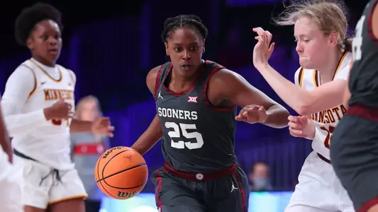 Madi Williams lead Minnesot