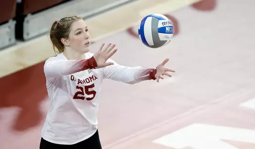 10/15/2022 Oklahoma vs Iowa State volleyball. Photo Ty Russell