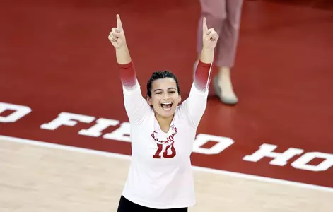 8/27/2022 Oklahoma vs Iowa volleyball. Photo Ty Russell