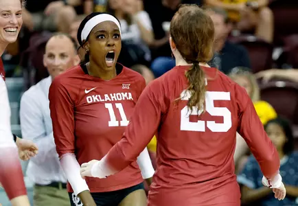 8/27/2022 Oklahoma vs Iowa volleyball. Photo Ty Russell