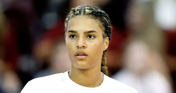 8/27/2022 Oklahoma vs Iowa volleyball. Photo Ty Russell