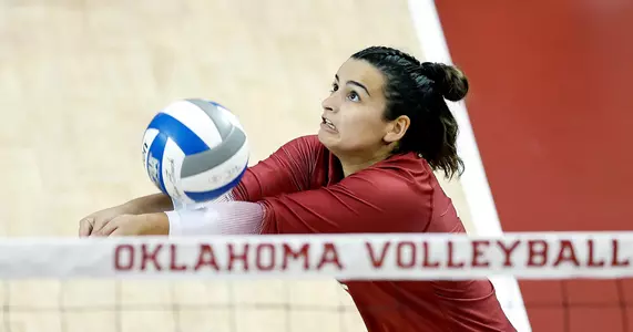 08/28/2022 Oklahoma vs Florida International volleyball. Photo Ty Russell
