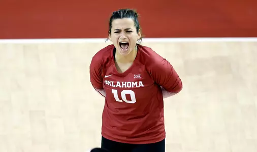 08/28/2022 Oklahoma vs Florida International volleyball. Photo Ty Russell