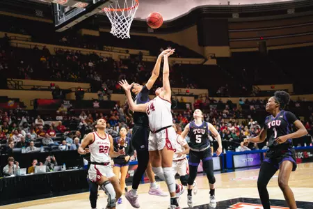 Vann's Game-Winner Sends Oklahoma To Big 12 Semis Image