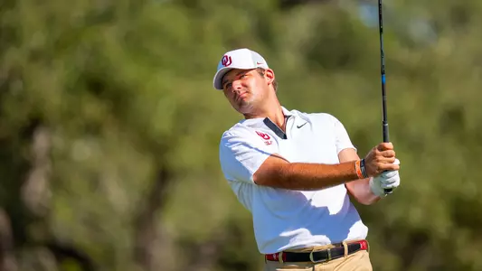 Kluver, Men's Golf, lead