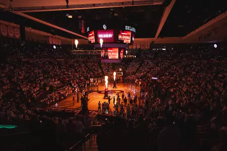 Lloyd Noble Center