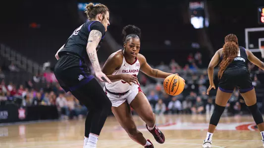 Sahara Williams, WBB, lead