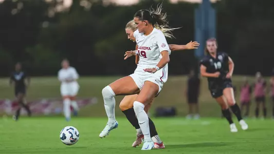 Andie Wolfe, Lead