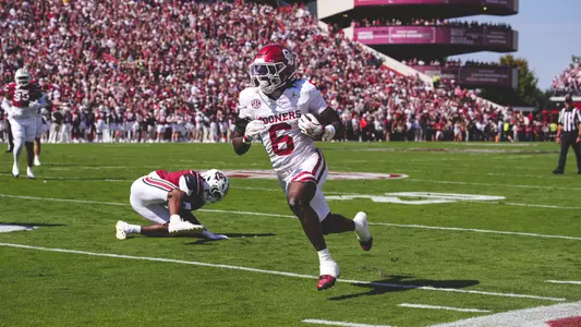 Tory Blaylock runs for a touchdown during OU's game at South Carolina.
