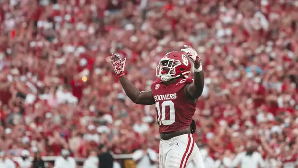 NORMAN, OK - September 20, 2025 - Oklahoma Linebacker Kip Lewis (#10) during the game between the Auburn Tigers and the Oklahoma Sooners at Gaylord Family - Oklahoma Memorial Stadium in Norman, OK. Photo By Morgan Givens/University of Oklahoma