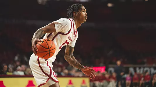 Tae Davis dribbling against Florida