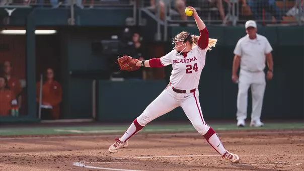 Audrey Lowry throwing a pitch against Texas