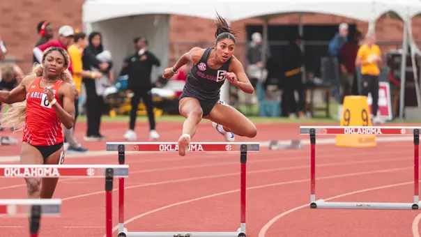 Chloe Rodriguez, Lead