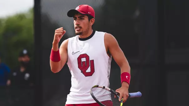 Luis Alvarez vs. Utah State, lead