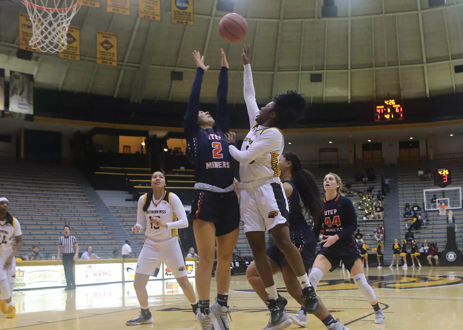 Women's Basketball Action vs UTEP USM Shonte Hailes (5) USM