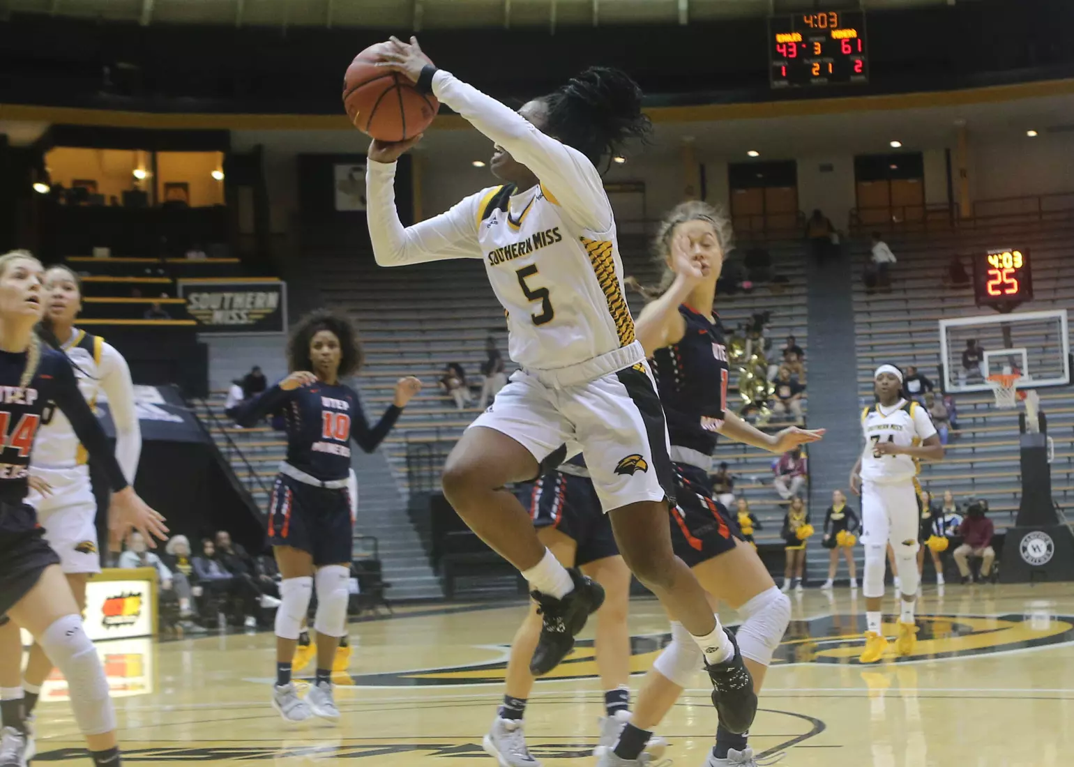 Women's Basketball Action vs UTEP USM Shonte Hailes (5) USM