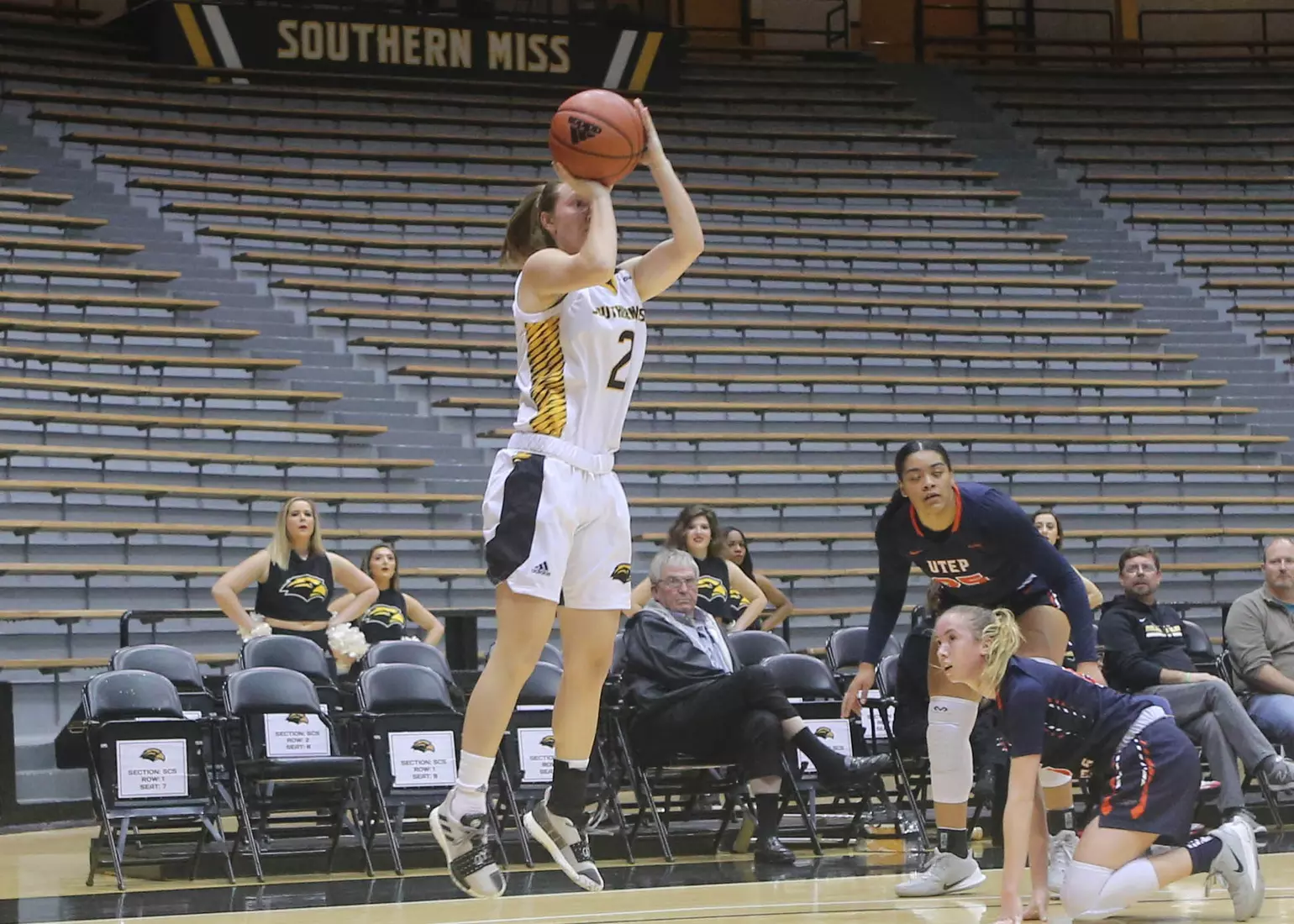Women's Basketball Action vs UTEP USM Allie Kennedy (2) USM