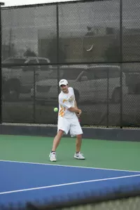 Alex Doleac wins in straight sets