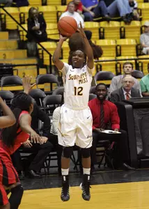 Brittanny Dinkins scored a team-best 17 points