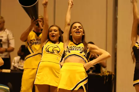 Southern Miss cheerleaders