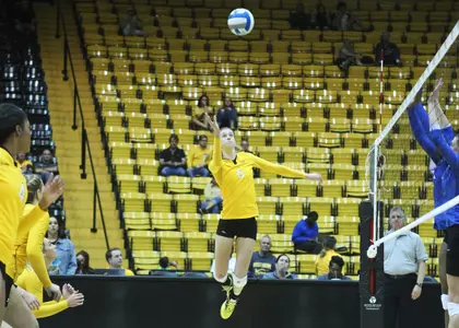 Volleyball Action vs Middle Tennessee (Joe Harper/bgnphoto.com)